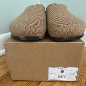 Rothy's Clog 7 in Butternut